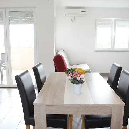 Apartmani Neja Lägenhet